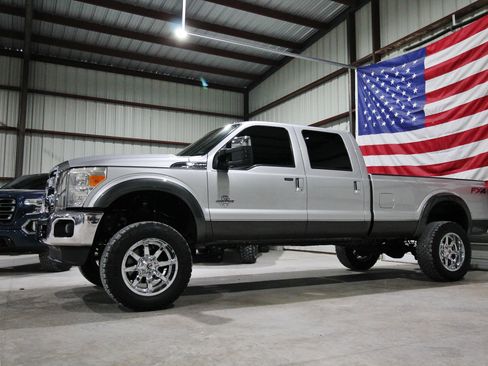Used 2016 Ford F250 Lariat AWD/4WD image 4