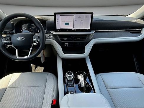 New 2026 Ford Explorer Platinum w/ LUX Leather Package image 5