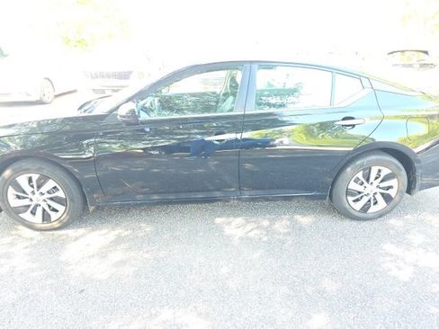 Certified 2023 Nissan Altima 2.5 S FWD image 9