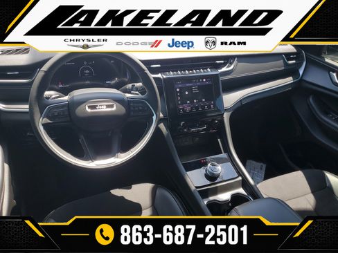 Used 2024 Jeep Grand Cherokee L Altitude RWD image 14