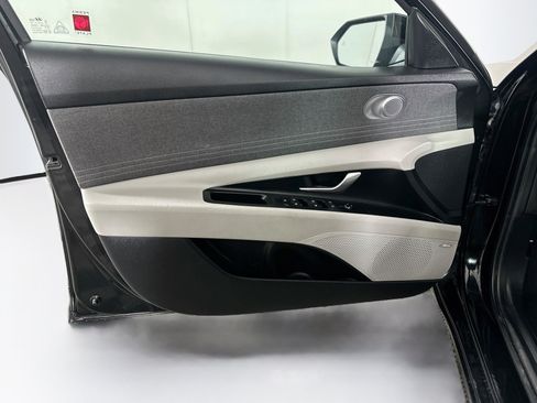 Used 2024 Hyundai Elantra Limited FWD image 28