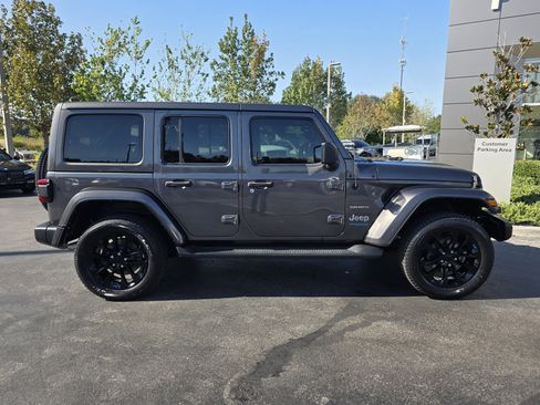 Used 2022 Jeep Wrangler Unlimited Sahara image 6