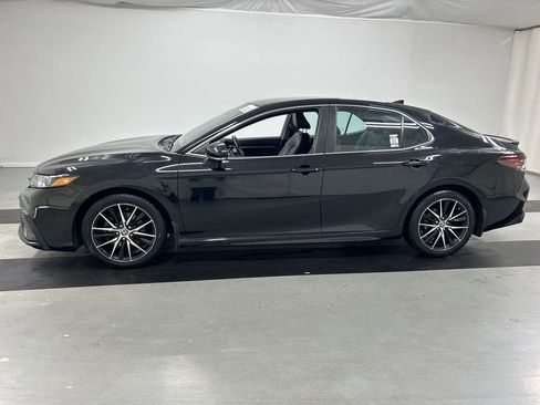 Used 2022 Toyota Camry SE AWD/4WD image 6
