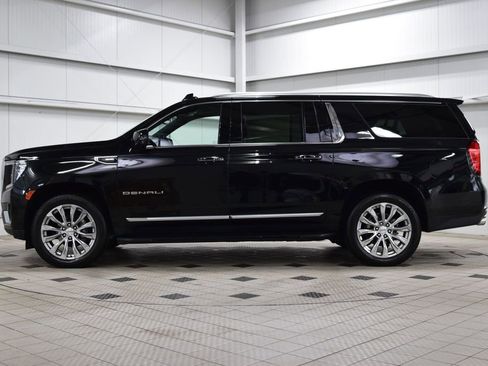 Used 2024 GMC Yukon XL Denali w/ Advanced Technology Package AWD/4WD image 4