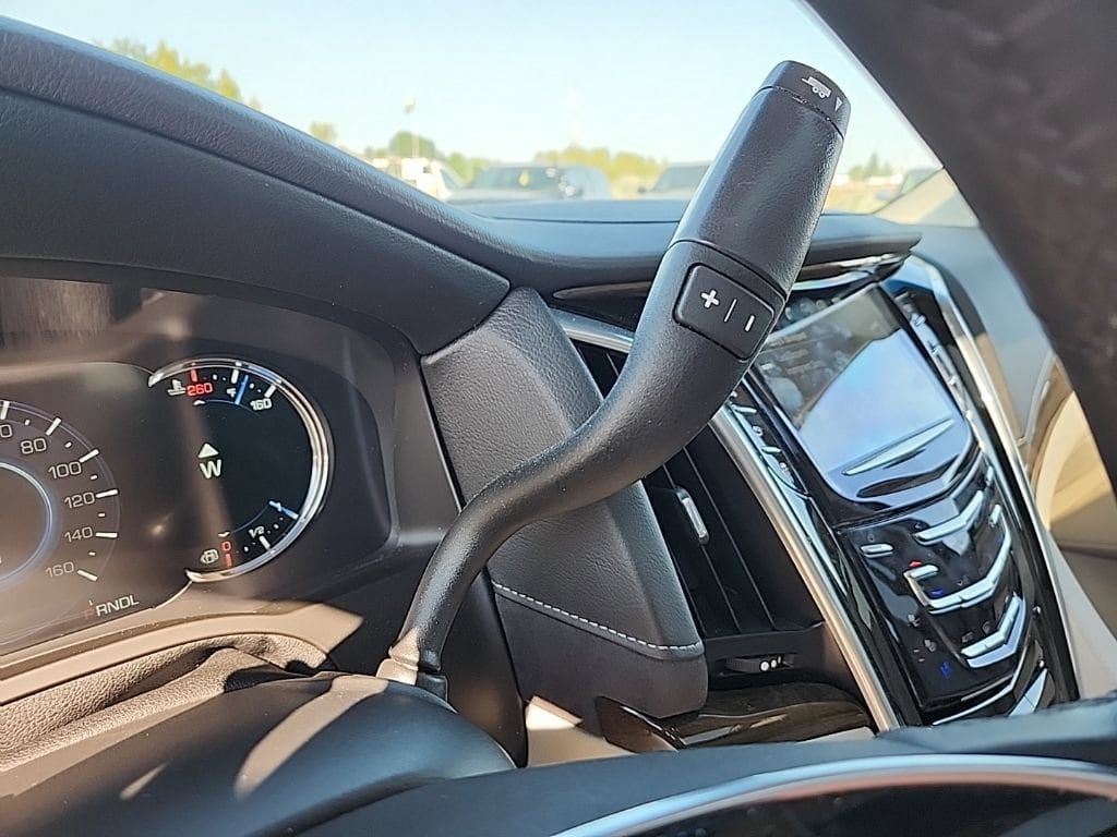 Certified 2018 Cadillac Escalade Premium Luxury AWD/4WD image 13