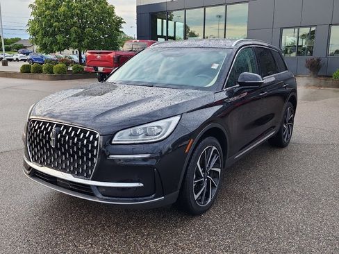 Used 2024 Lincoln Corsair Reserve w/ Equipment Group 201A AWD/4WD image 3