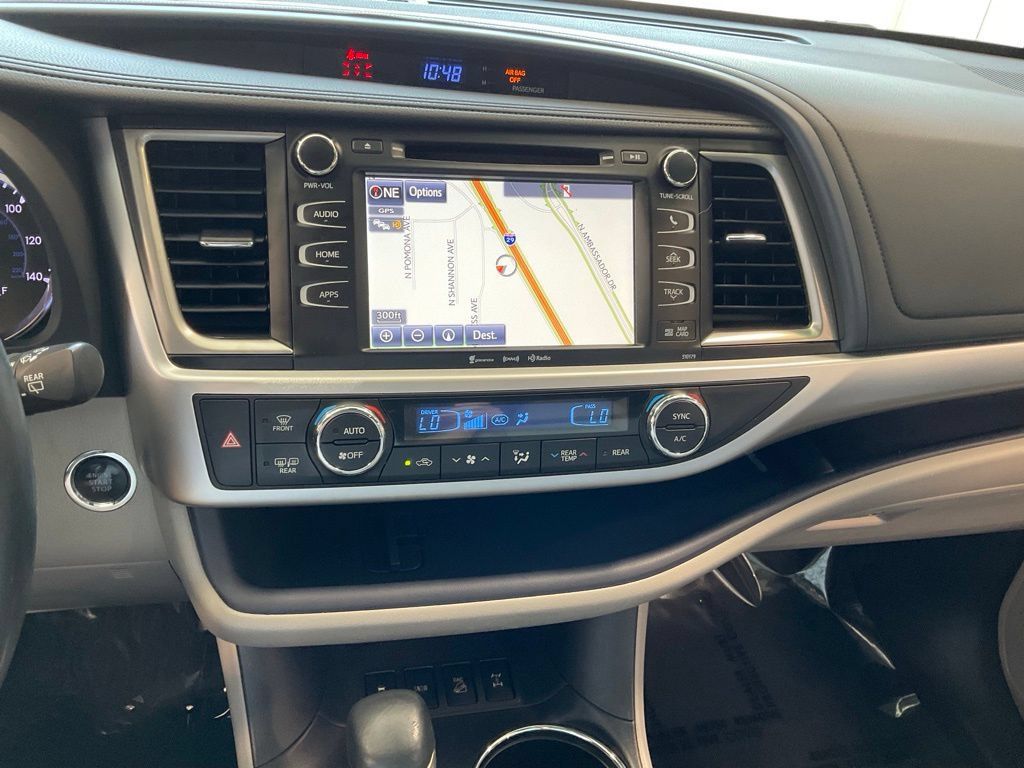 Used 2018 Toyota Highlander XLE AWD/4WD image 15