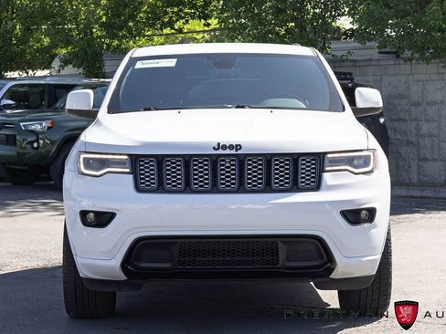 Used 2022 Jeep Grand Cherokee Laredo X AWD/4WD image 11