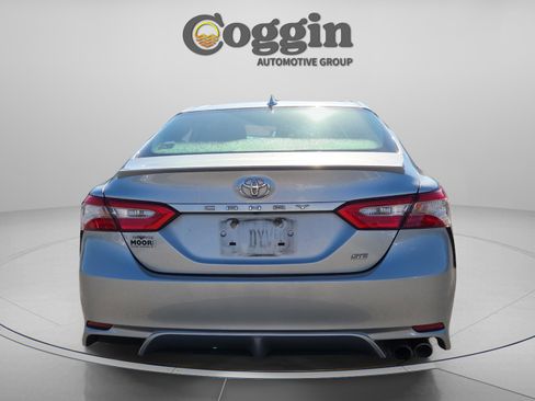 Used 2019 Toyota Camry SE FWD image 4