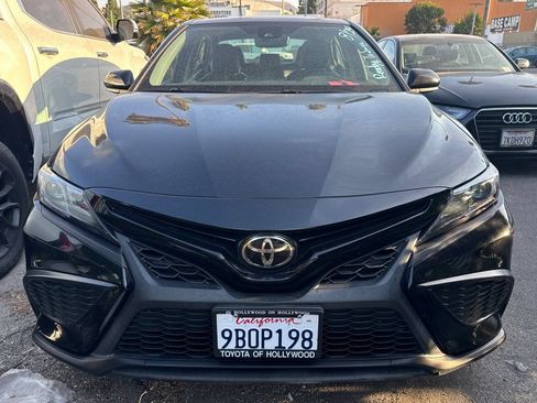 Used 2022 Toyota Camry SE w/ Carpet Mat Package (TMS) FWD image 3