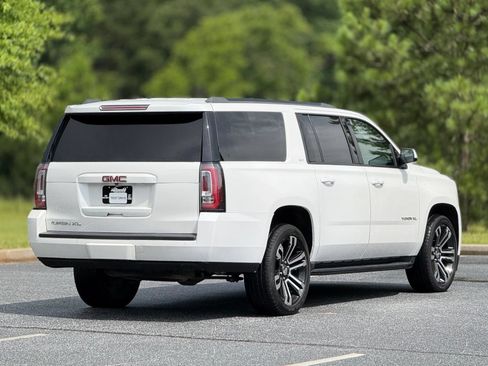 Used 2020 GMC Yukon XL SLT w/ Open Road Package AWD/4WD image 11