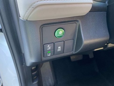 Used 2019 Honda HR-V Touring image 15
