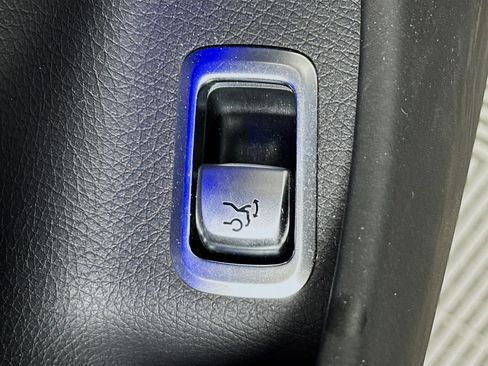 Used 2015 Mercedes-Benz S 550 4MATIC Sedan image 35