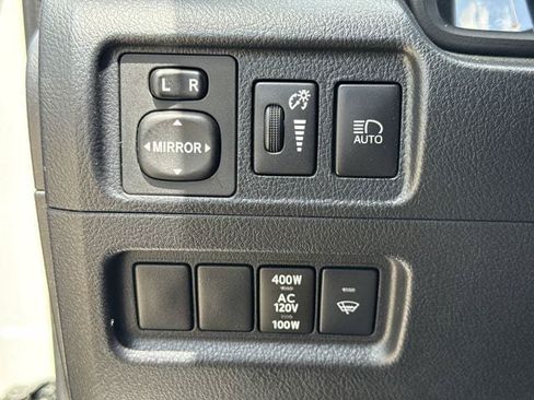 Used 2022 Toyota 4Runner SR5 Premium w/ Moonroof Package AWD/4WD image 25
