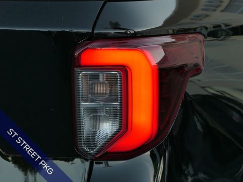 Used 2020 Ford Explorer ST image 4