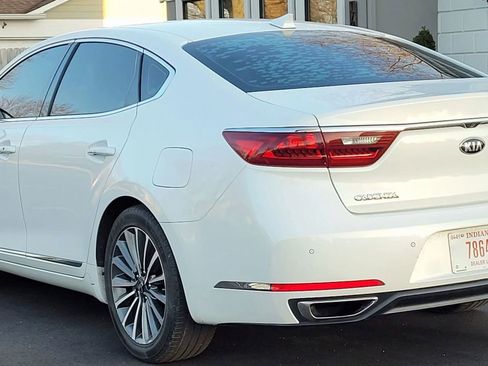 Used 2017 Kia Cadenza Premium w/ Luxury Package image 6