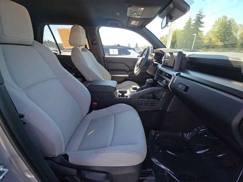 Certified 2025 Toyota 4Runner SR5 AWD/4WD image 11