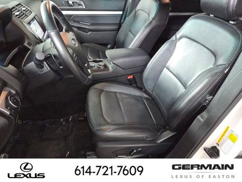 Used 2017 Ford Explorer XLT w/ Equipment Group 202A AWD/4WD image 20