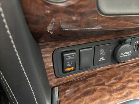 Used 2020 Nissan Armada SL w/ Premium Package image 36