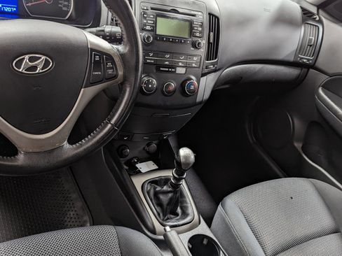 Used 2009 Hyundai Elantra w/ Premium-Sport Pkg 2 image 5