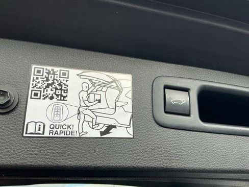 Used 2023 Toyota Highlander Bronze Edition image 29