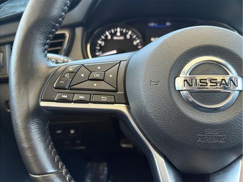 Used 2018 Nissan Rogue SL w/ Premium Package FWD image 13