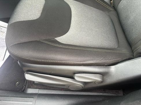 Used 2016 Jeep Cherokee Sport AWD/4WD image 19