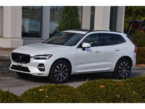 Certified 2023 Volvo XC60 B5 Core w/ Climate Package image 8