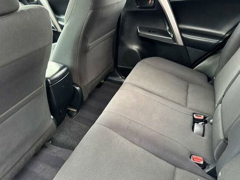 Used 2018 Toyota RAV4 LE Plus image 9