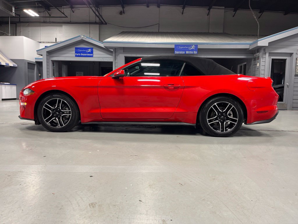 Used 2018 Ford Mustang Premium RWD image 4