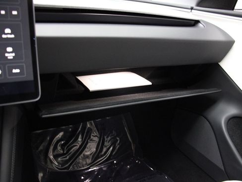 Used 2024 Tesla Model 3 Long Range RWD image 63