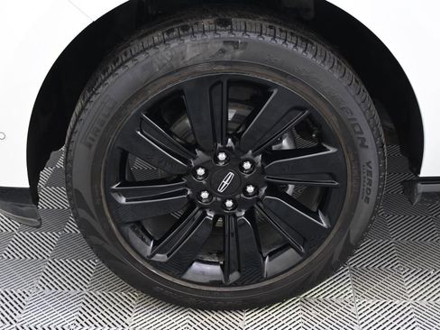 Certified 2022 Lincoln Navigator Reserve w/ Monochromatic Package image 20