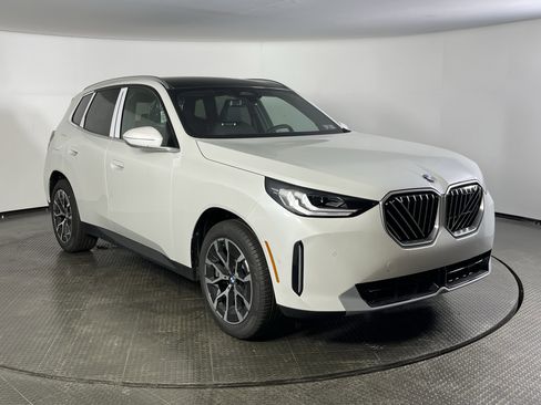 New 2026 BMW X3 xDrive30 image 3