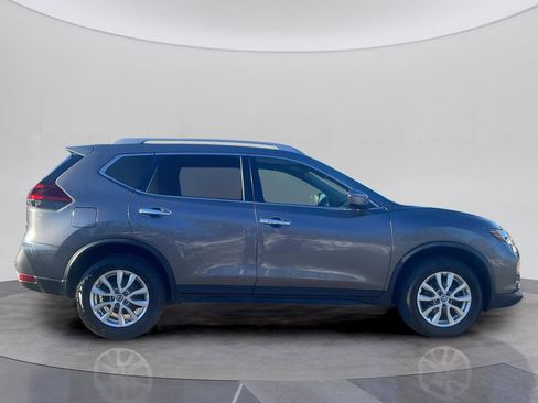 Used 2019 Nissan Rogue SV image 6