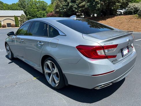 Used 2018 Honda Accord Touring image 19