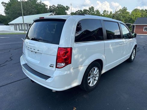 Used 2019 Dodge Grand Caravan SXT FWD image 6