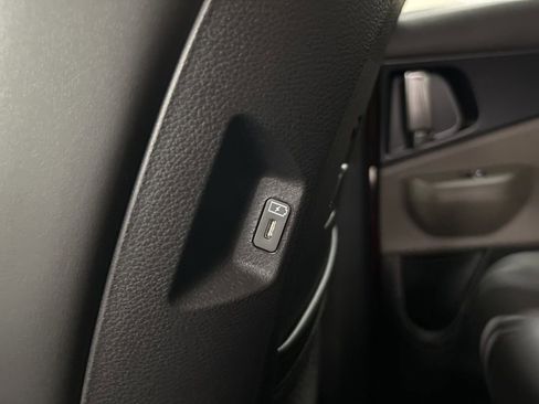 New 2026 Kia Carnival FWD image 25