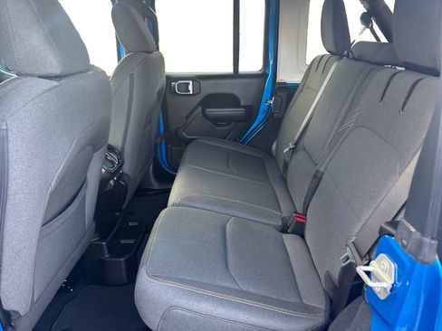 Used 2024 Jeep Wrangler Sport S w/ Technology Group image 10