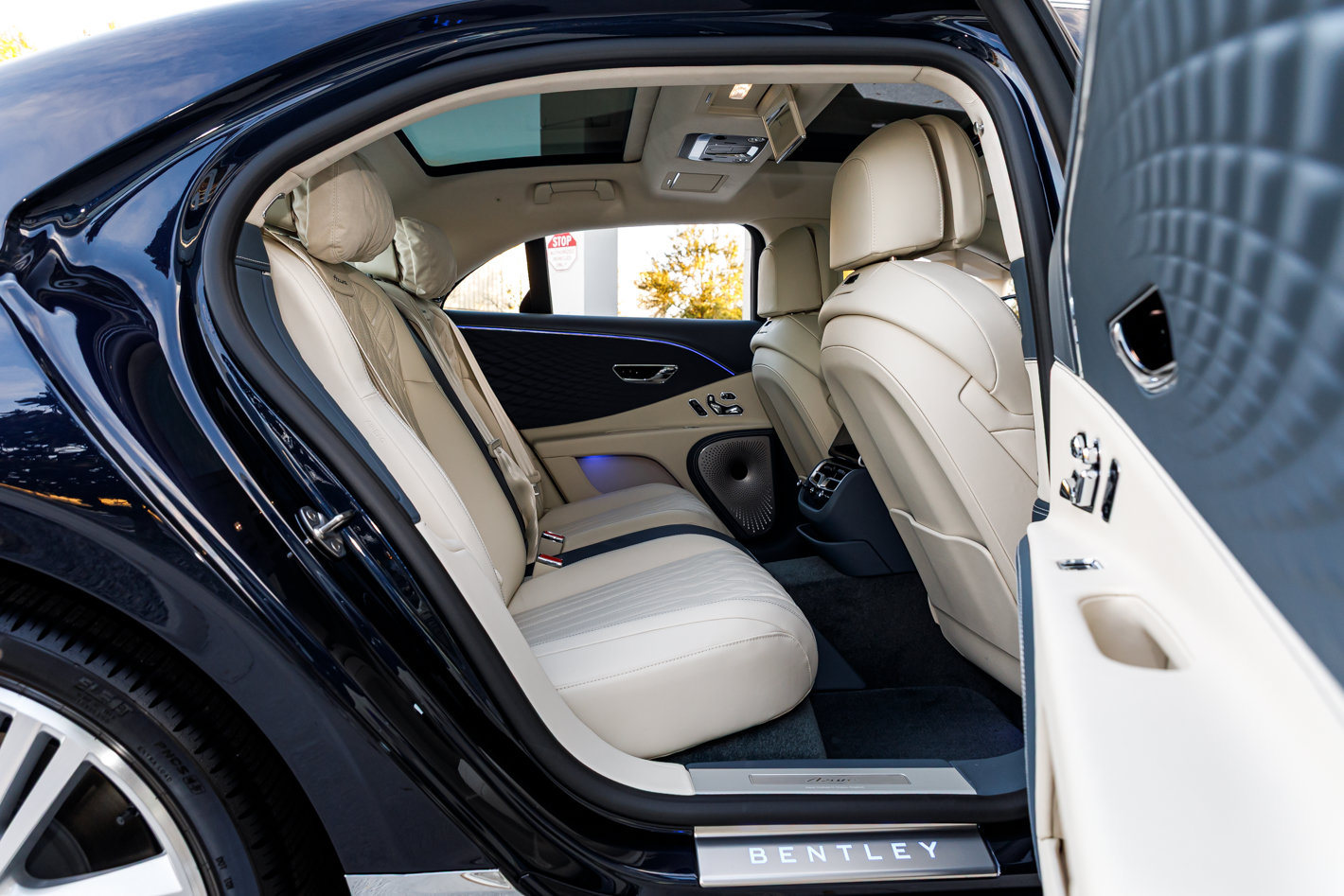 Used 2026 Bentley Flying Spur Azure AWD/4WD image 40