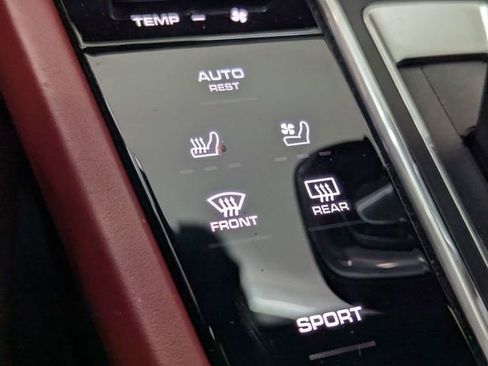 Used 2021 Porsche Cayenne S image 17