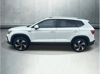 Used 2023 Volkswagen Taos SE w/ Panoramic Sunroof Package AWD/4WD video 2