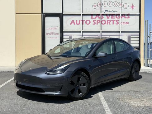 Used 2023 Tesla Model 3 Standard Range RWD image 4