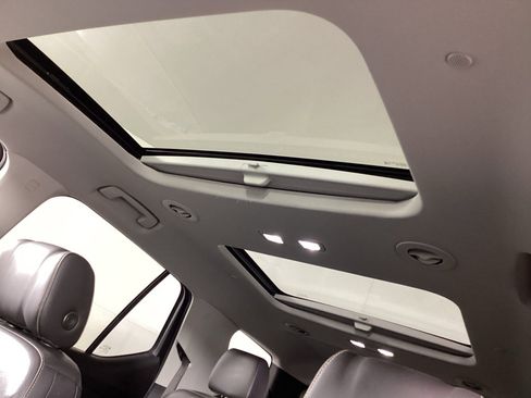 Used 2021 Chevrolet Traverse RS w/ LPO, Floor Liner Package AWD/4WD image 20