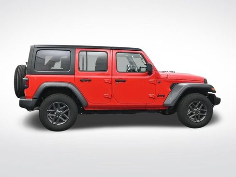 Used 2024 Jeep Wrangler Unlimited Sport AWD/4WD image 4