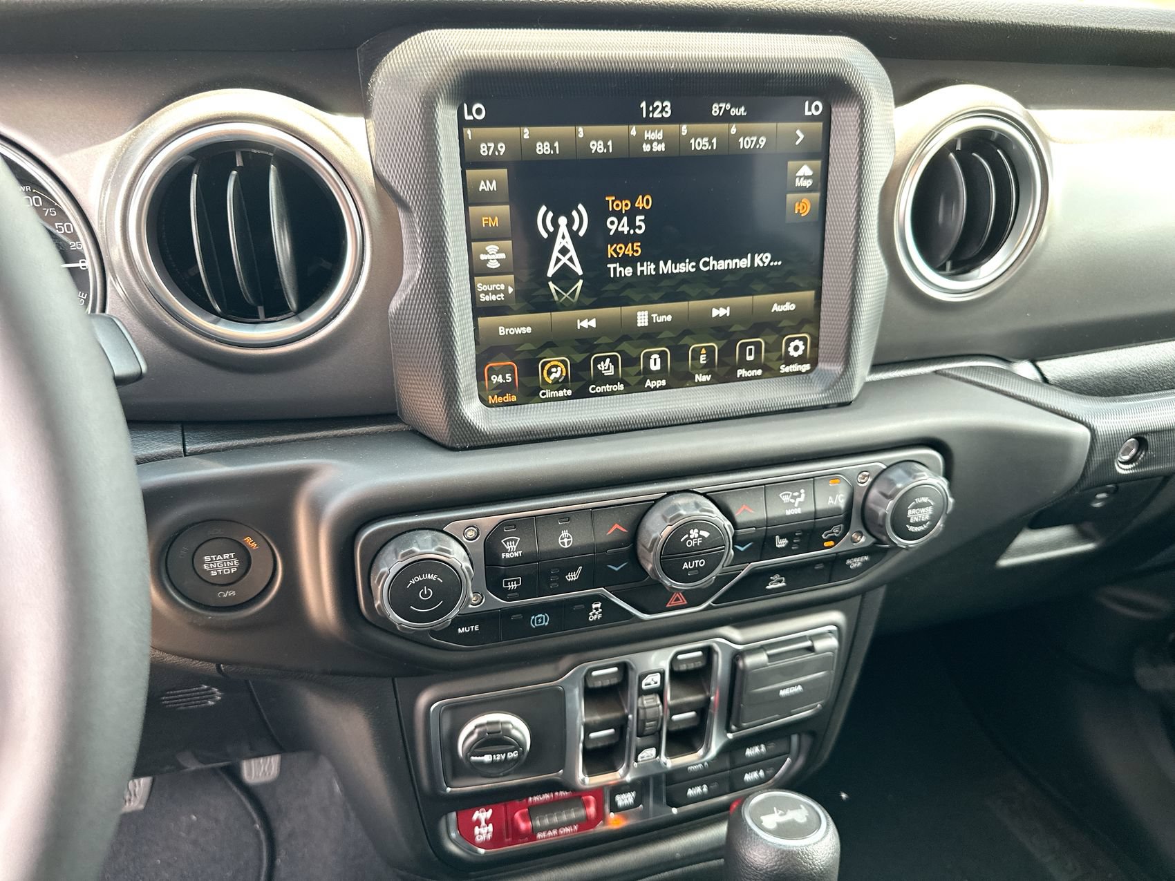 New 2023 Jeep Wrangler Unlimited Rubicon 4xe w/ Cold Weather Group AWD/4WD image 16