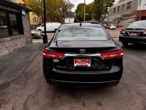 Used 2015 Toyota Avalon Limited w/ Technology Package FWD image 5