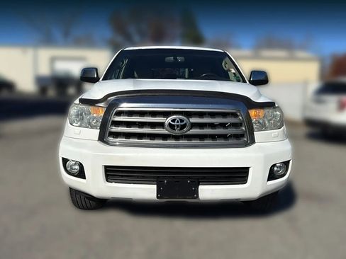 Used 2011 Toyota Sequoia Limited image 2