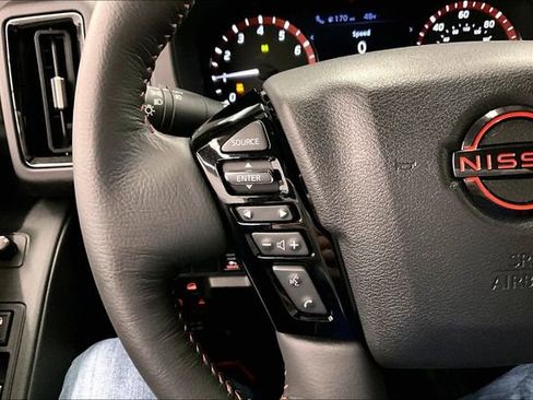 Used 2025 Nissan Frontier PRO-4X w/ Pro Convenience Package image 25