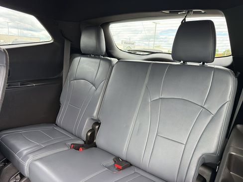 Used 2023 Buick Enclave Essence w/ Experience Buick Package AWD/4WD image 36