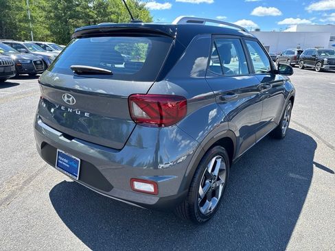 Certified 2025 Hyundai Venue Limited FWD image 7
